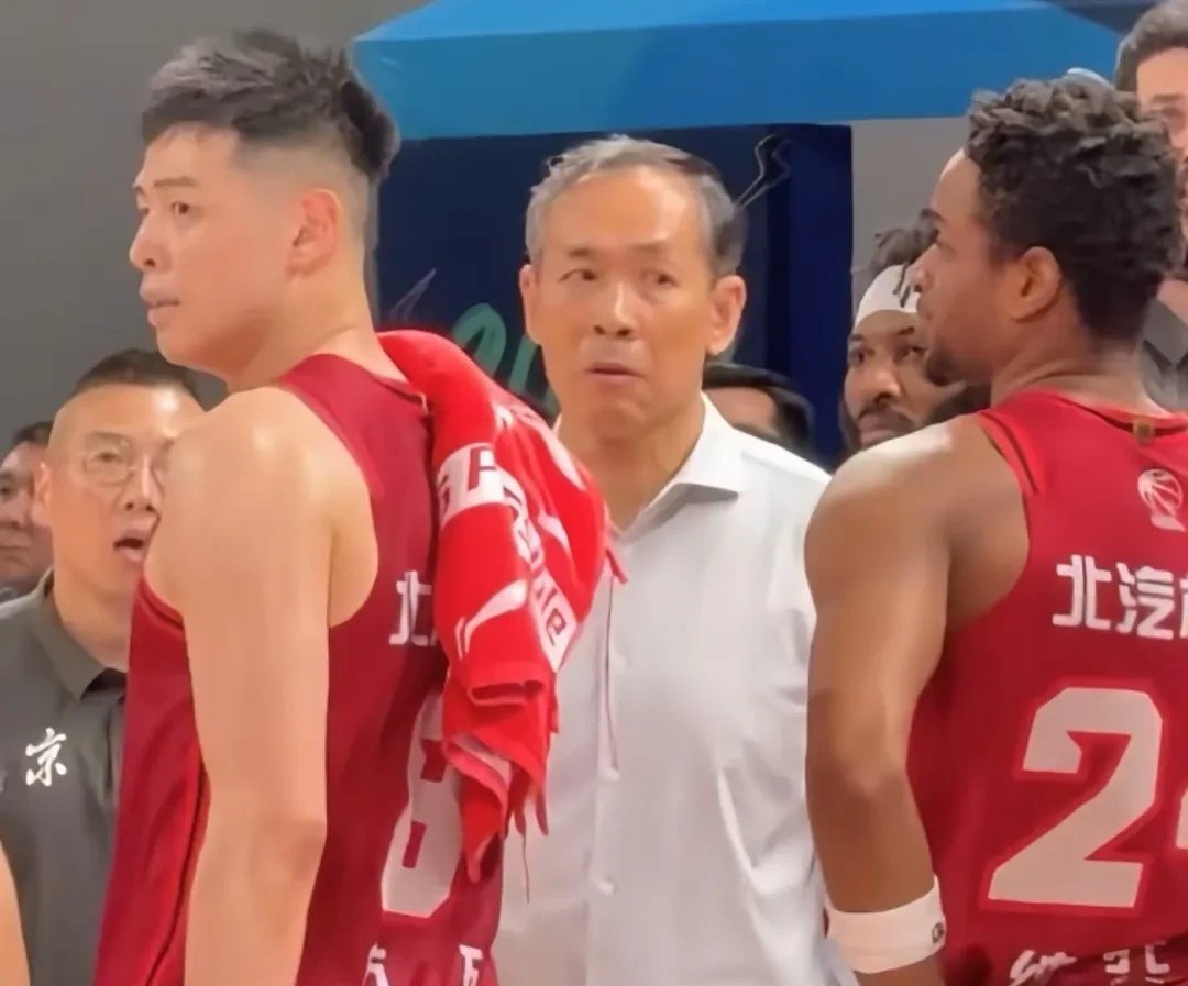 北京与翟晓川和方硕续约均为老将合同